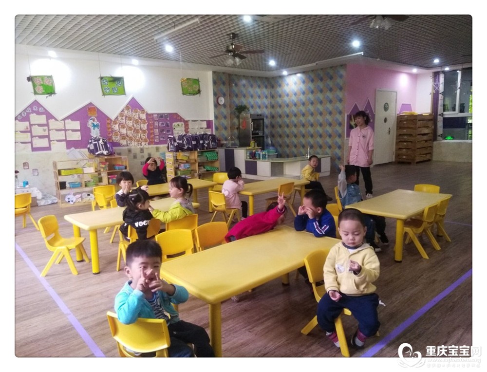 4、意志坚定留守教室的孩子们，必须点个赞.jpg