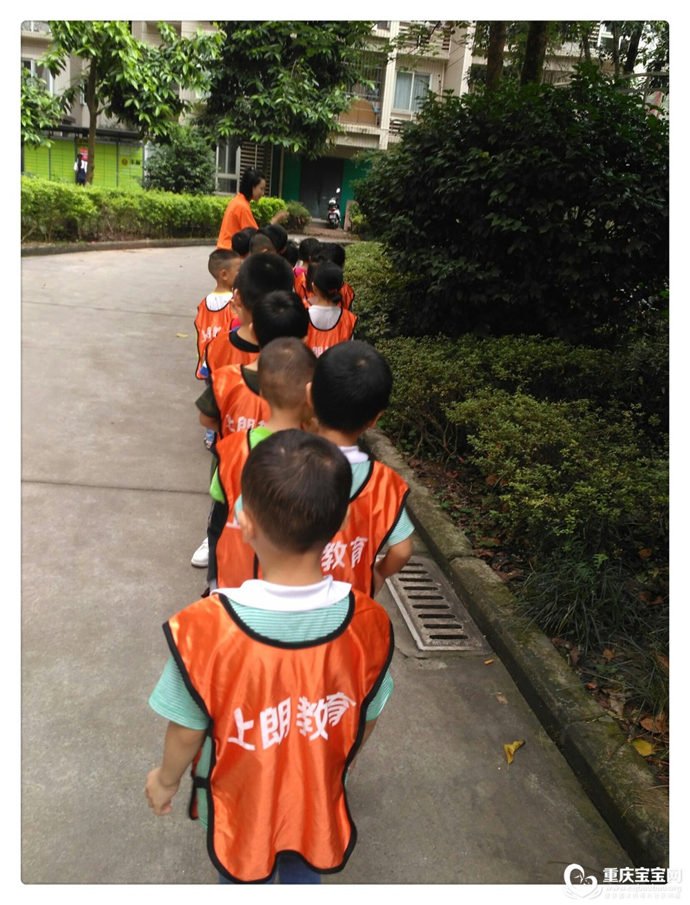 瞧我们整齐吧.jpg