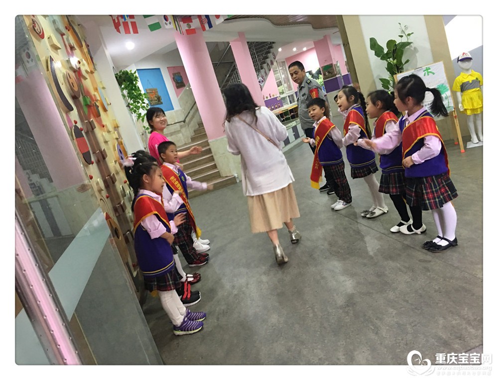 2、欢迎委员朋友入园指导.jpg