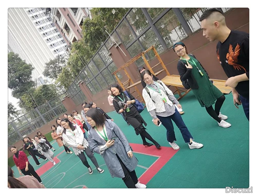 观摩2.jpg