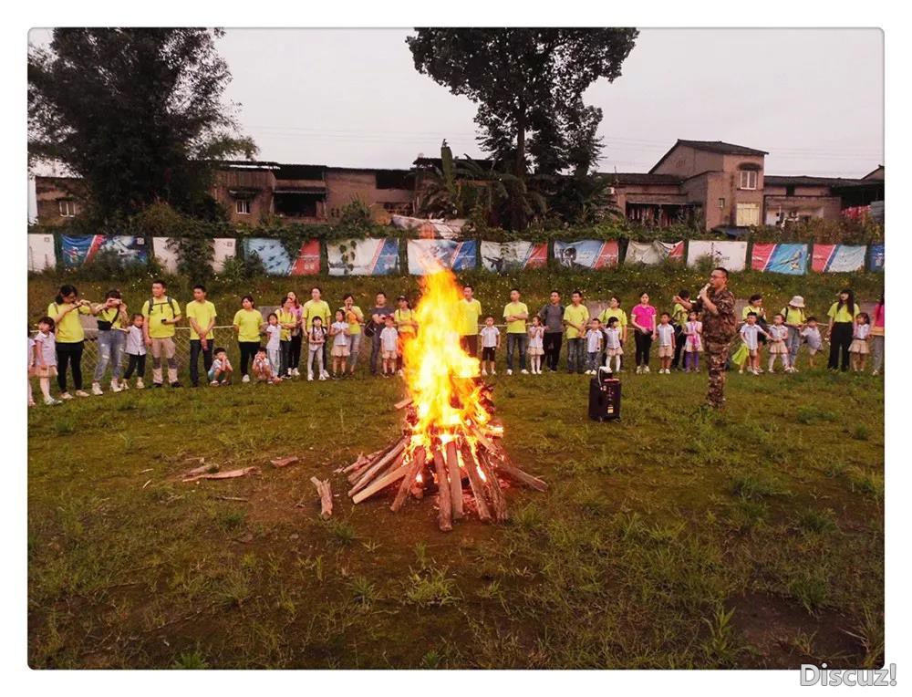 晚会2.jpg