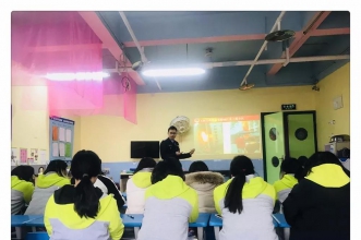 早慧江北园开展新学期教师消防安全专题培训讲座