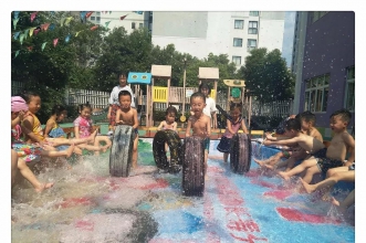 爱弥儿盛世桃源分园"缤纷盛夏·戏水嘉年华"快乐戏水周，绽放精彩童年！