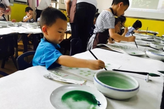 早慧松龙园携手重庆·戏墨娃开启国画之旅
