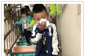 早慧富悦阳光园学习消防安全知识，开展消防安全演练