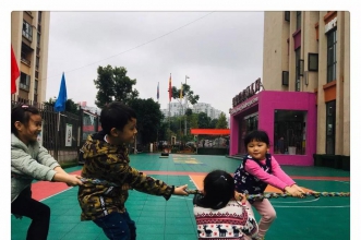 早慧松龙园民间游戏 深受孩子们欢迎和喜爱