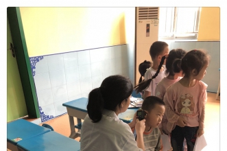 早慧江北园迎来社区医生入园体检，为孩子们健康保驾护航!