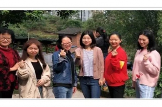 爱弥儿龙凤花分园教职工春游活动爱洒春风里 情播活动中