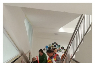 爱弥儿龙汇苑分园消防演练坚持做 安全意识记心间