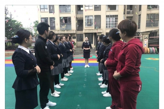【上朗·中昂锦绣幼儿园】教师晨会，开启活力满满的一天！