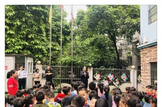 爱弥儿东江美景分园防拐骗专题演练 护航孩子安全成长