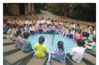 【上朗·新尚城幼儿园】户外口风琴教学体验，尽展上朗宝宝自信风采！