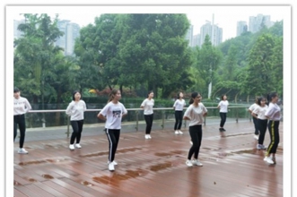 【上朗·天宫花城AIE国际幼儿园】快乐家庭亲子远足活动，向大自然快乐出发！
