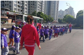 爱弥儿盛世桃源分园开启“读书月走进图书馆”，开启找寻书香文化之旅