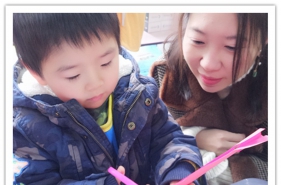 早慧松龙园“趣味剪纸迎新年”活动深受孩子们喜爱