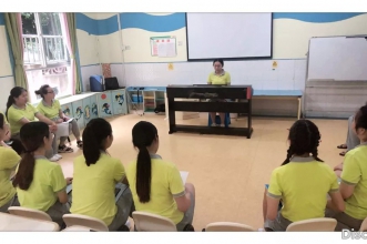 早慧三色合作园教师自弹自唱技能培训 尽显幼师风采