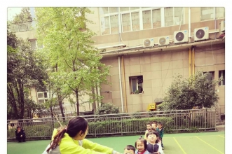 早慧渝安龙都园​的孩子们玩转民间游戏 体验别样童年